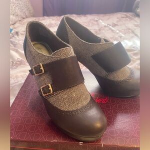 Dexflex Comfort Brown Herringbone Heels